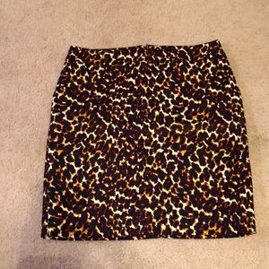 Leopard print pencil skirt with pockets!!